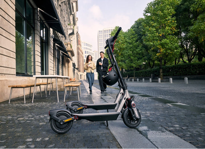 SEGWAY NINEBOT F3 ELECTRIC SCOOTER