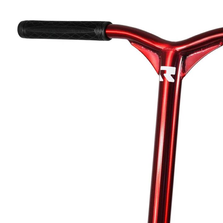 Root Industries Type R PRO scooter in red, bars and R2 grips close up