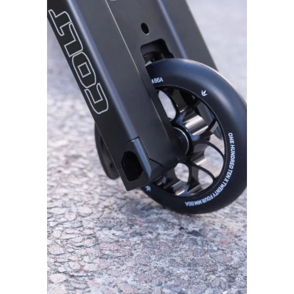 Colt Complete Series 6 Scooter | Black