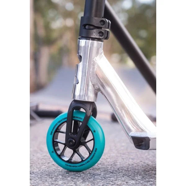 Colt Complete Series 6 Scooter | Polished
